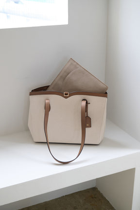 ［FOR HER］【6月中旬発送】Lip-Shaped PC Bag