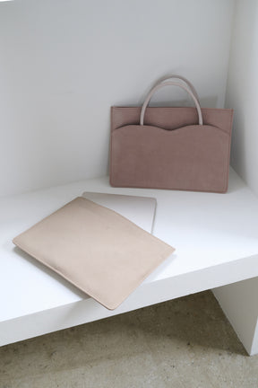 ［FOR HER］【6月中旬発送】Lip-Shaped PC Bag