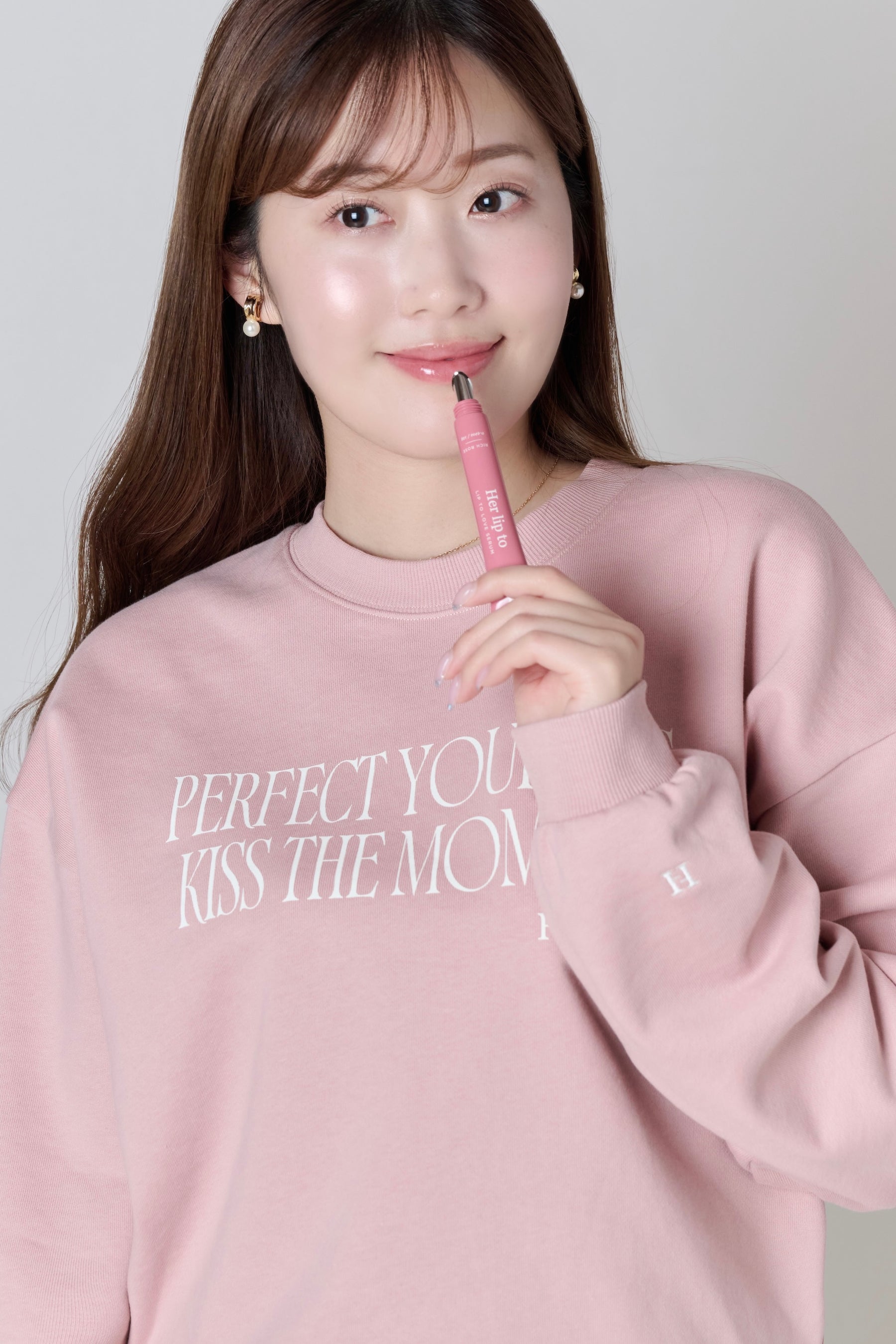 LIP TO LOVE SWEATSHIRT
