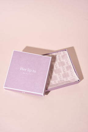 HAND CREAM & HAND TOWEL GIFT SET		
