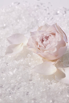 CRYSTAL BATH SALT - ROSE BLANCHE -