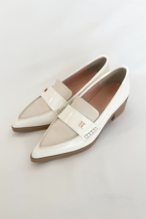 Two-Tone Pointed Loafers