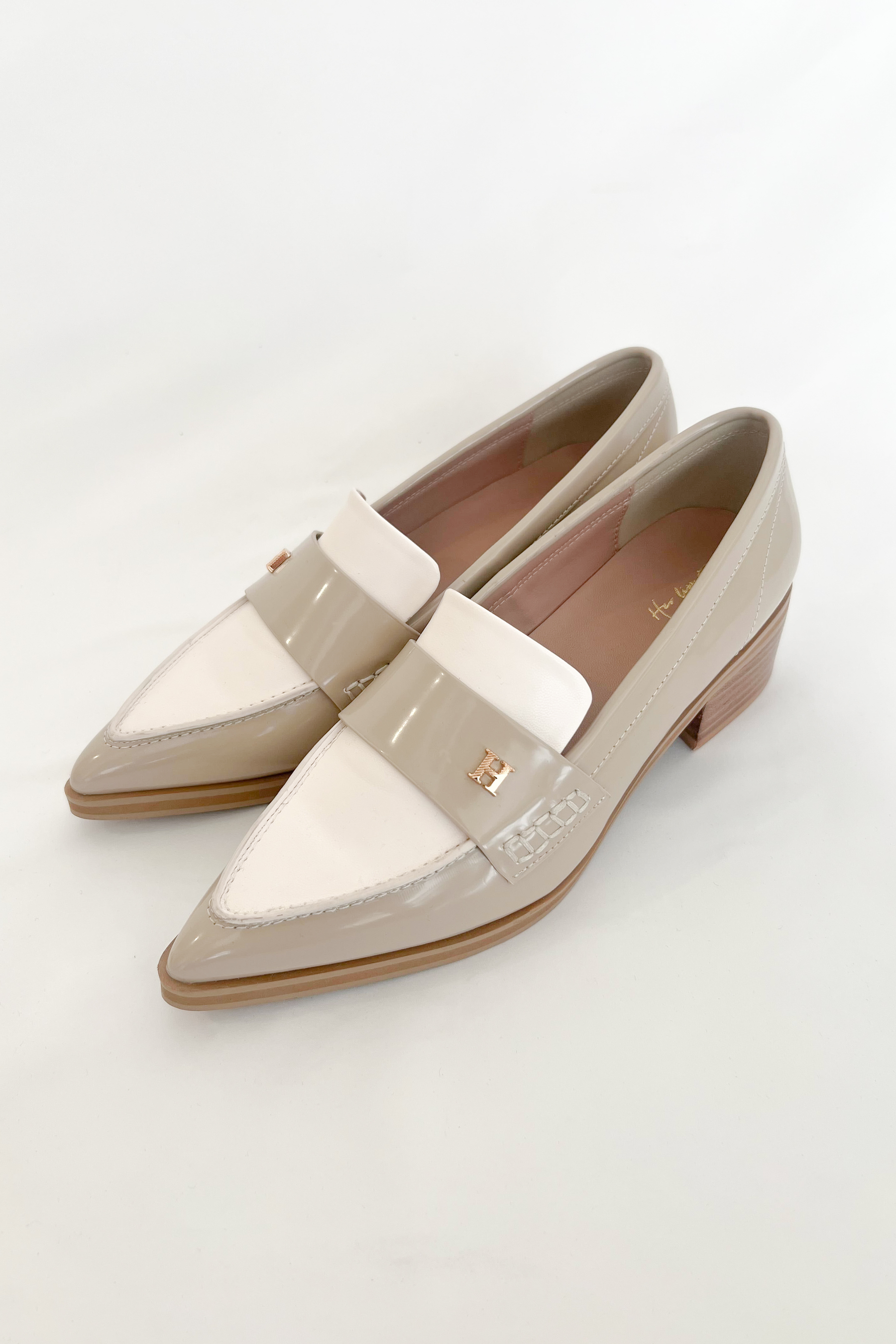 [Shipped in late February] Two-Tone Pointed Loafers