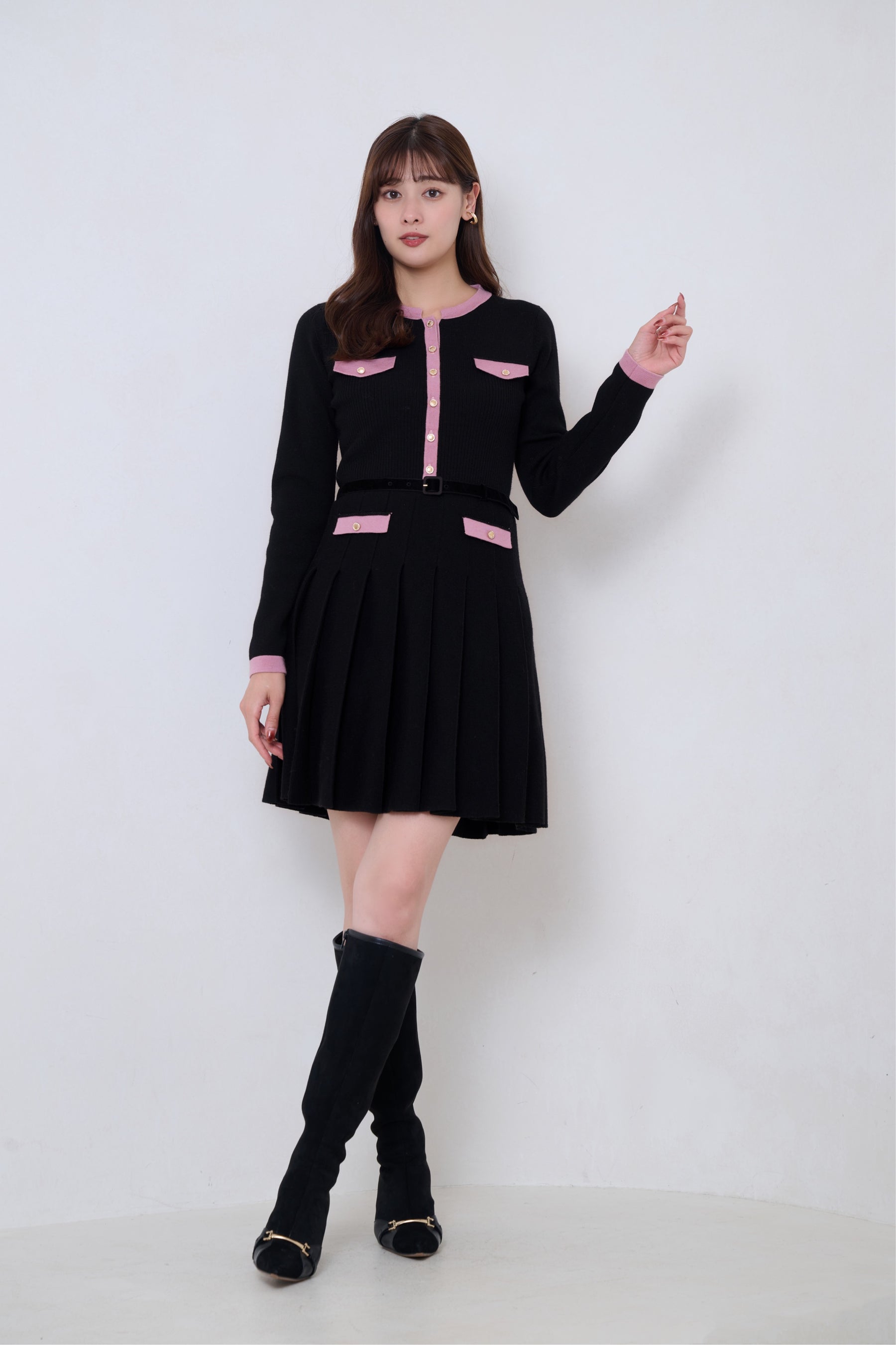 【1月下旬發送】【black / red】Gabrielle Belted Knit Dress