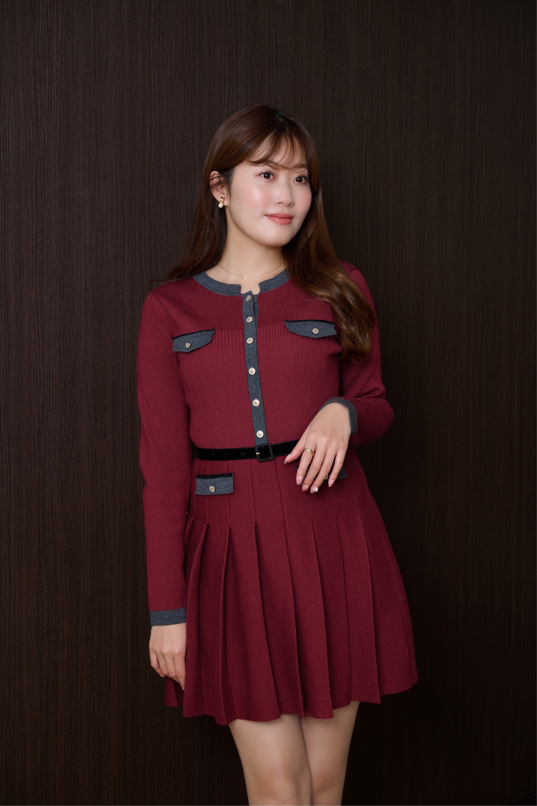 【1月下旬發送】【black / red】Gabrielle Belted Knit Dress