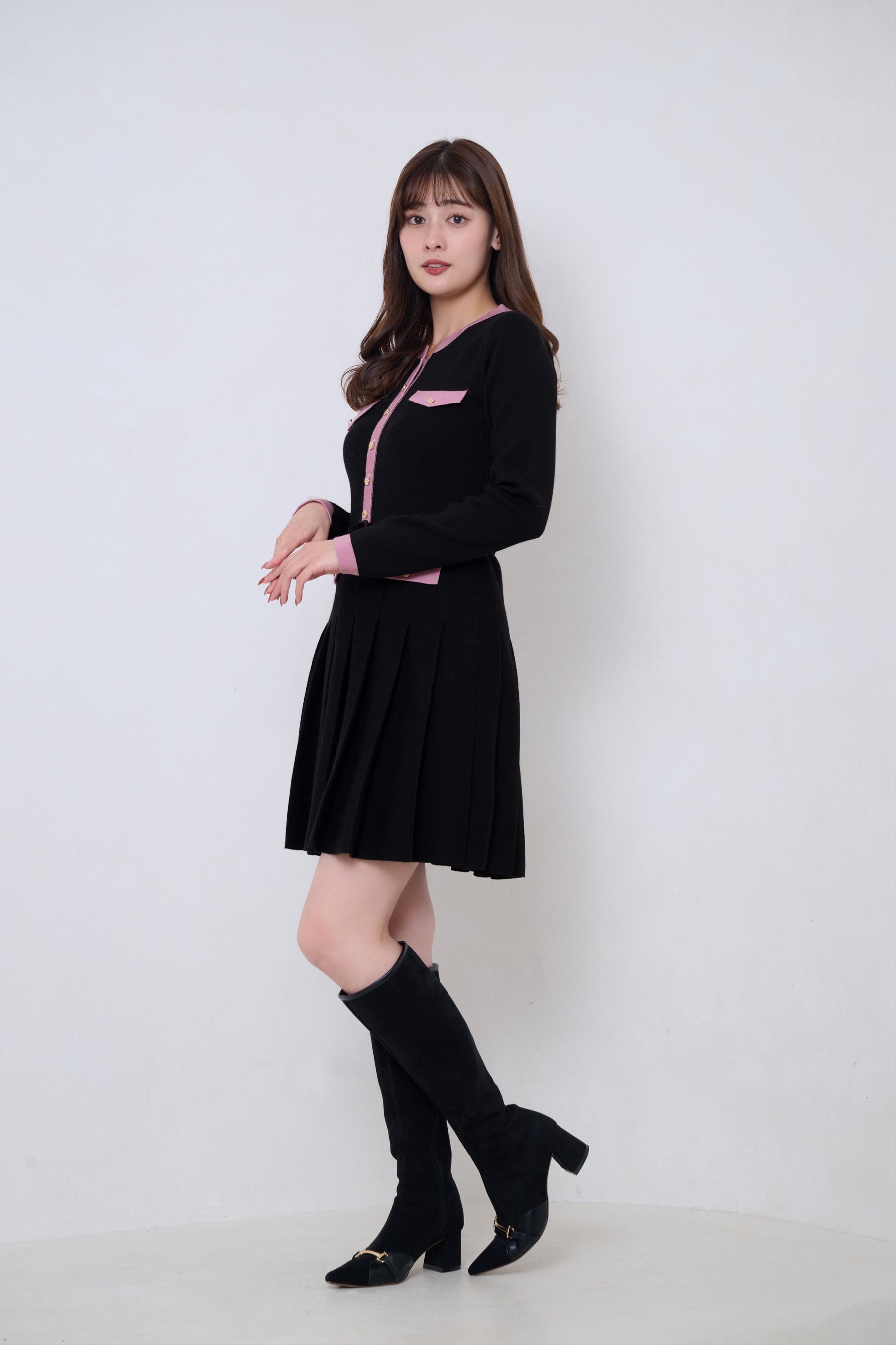 【1月下旬發送】【black / red】Gabrielle Belted Knit Dress