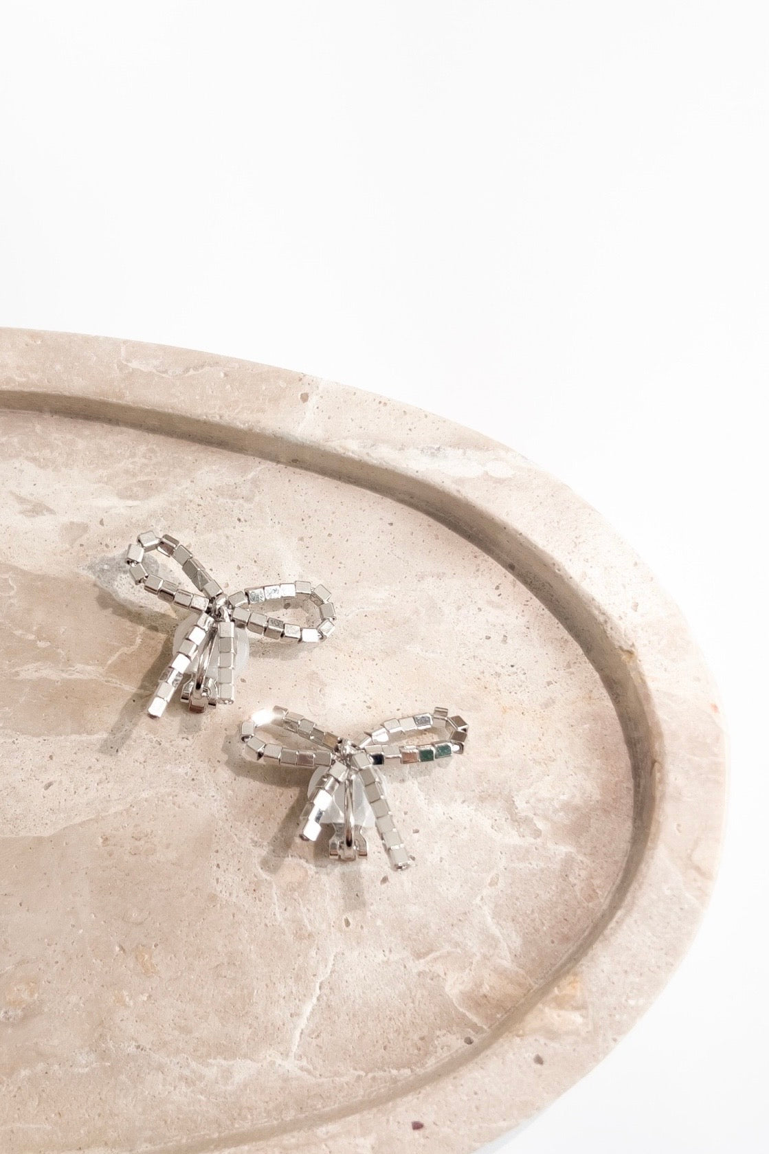 【10月下旬出貨】Silver Ribbon Earrings