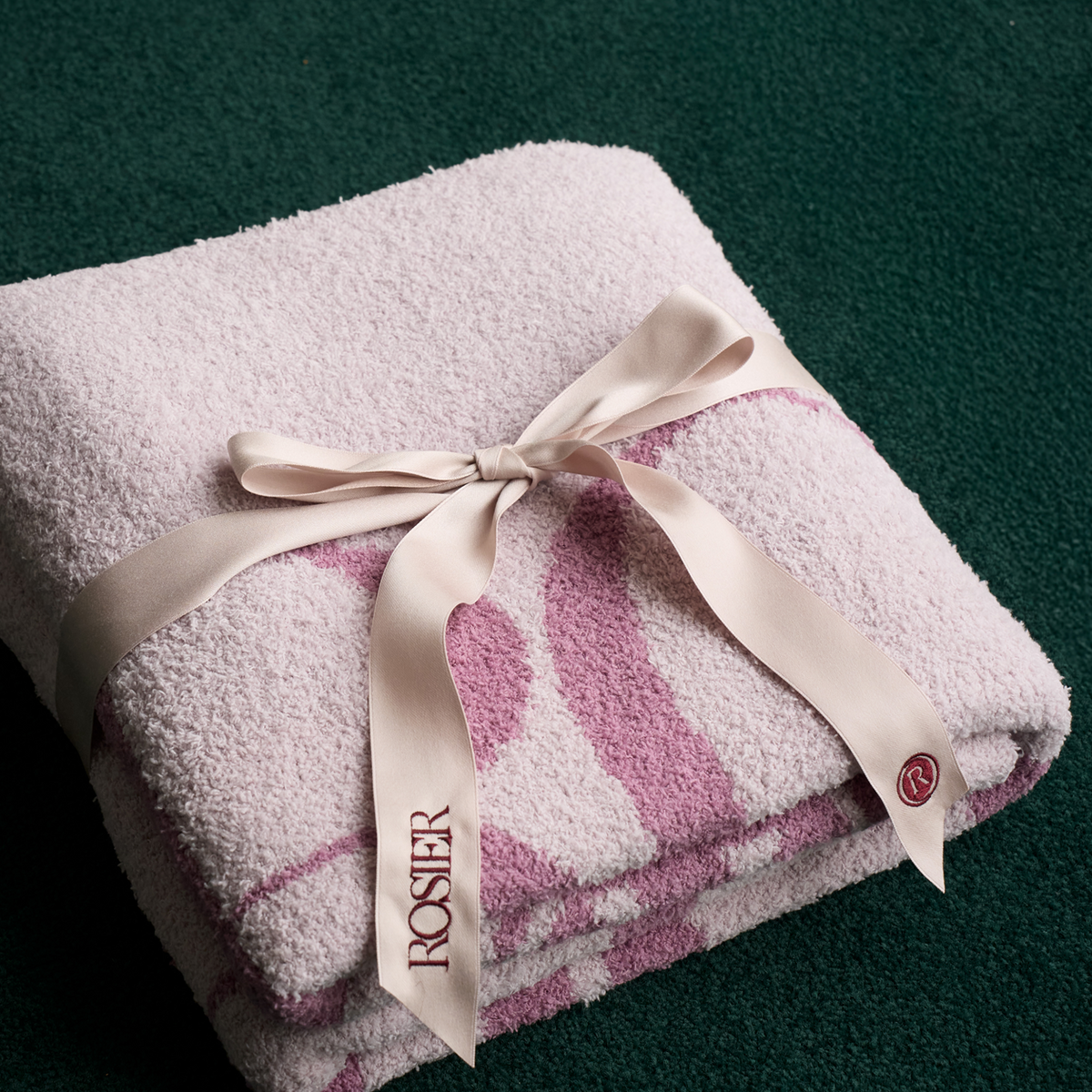 ROSIER Comfy Blanket