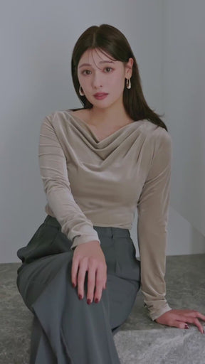 ［Essentia］Velour Drape Neck Top