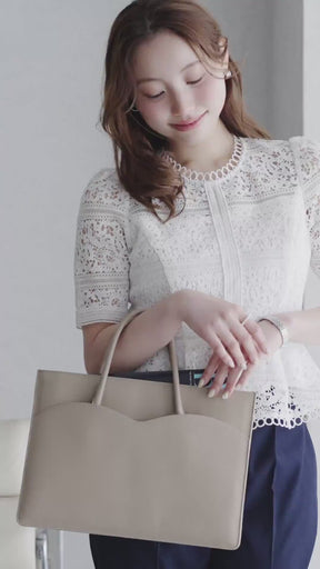 ［FOR HER］【6月中旬発送】Lip-Shaped PC Bag