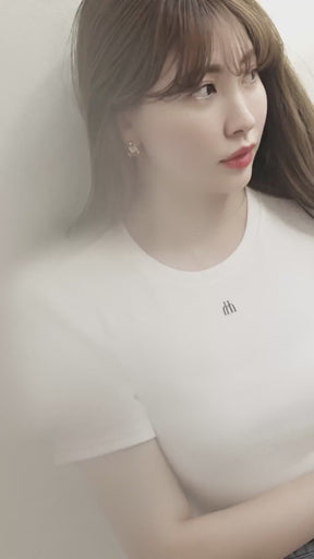 【新色】【white / black】Trois Logo Ribbed Tee
