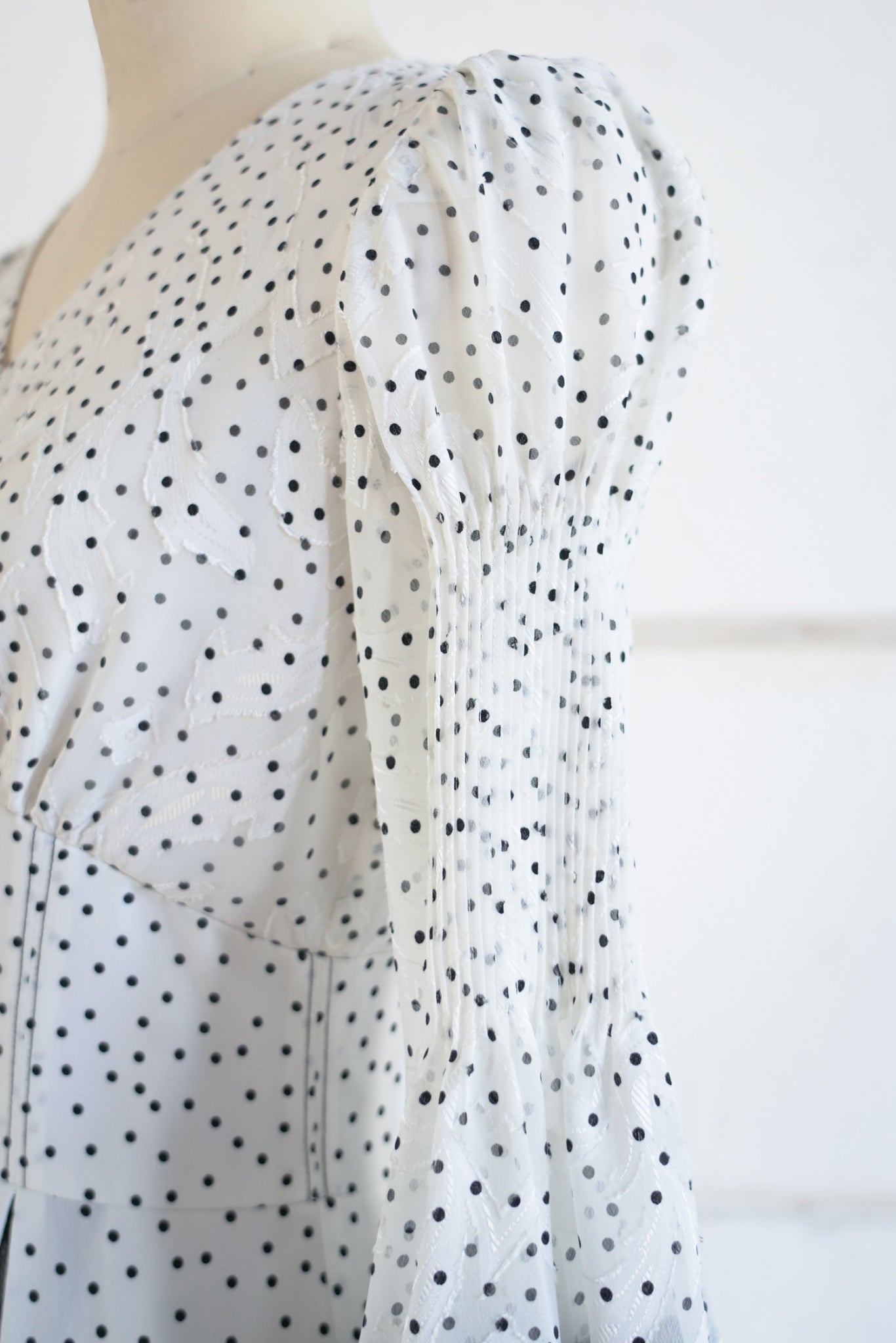 her lip to Lace-trimmed Pin Dot Dress